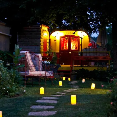 Panzió La Roulotte De Lola - D'hotes La Celle