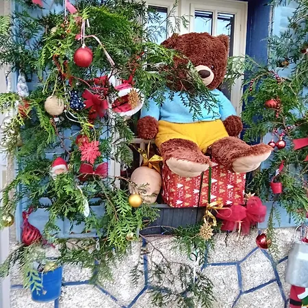 La Roulotte De Lola - D'hotes 3* La Celle