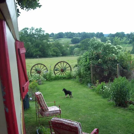 La Roulotte De Lola - D'hotes Bed & Breakfast