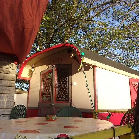 La Roulotte De Lola - D'hotes *