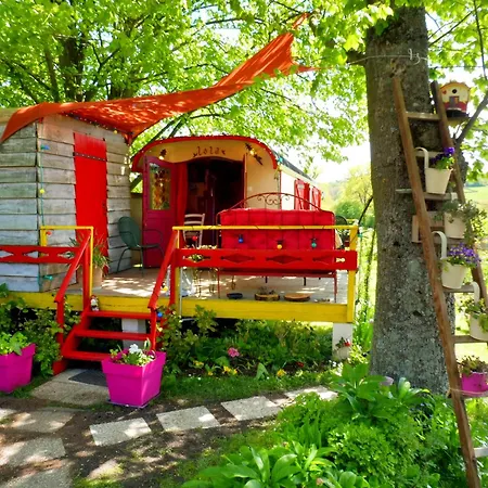 La Roulotte De Lola - D'hotes 3*