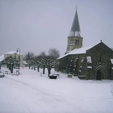 La Roulotte De Lola - D'hotes * La Celle (Auvergne)