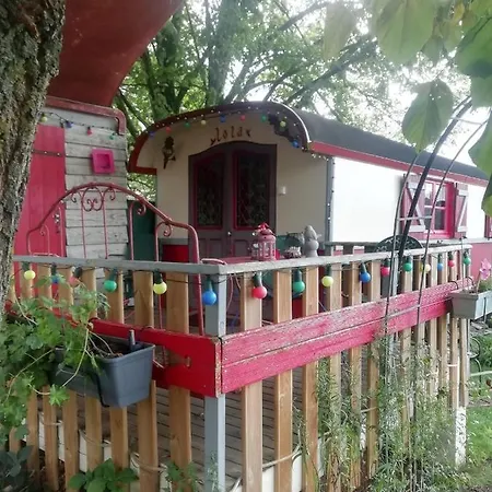 La Roulotte De Lola - D'hotes 3* La Celle